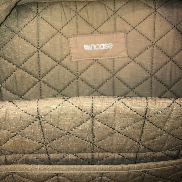 SOLD Incase CANVAS BACKPACK GREAT BAG - Picture 7 of 8